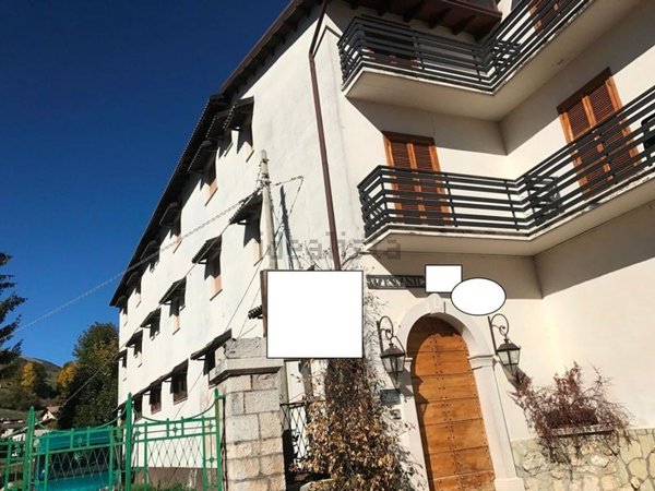 intera palazzina in vendita a Pescasseroli