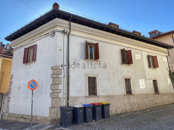 esavano in vendita a Pescasseroli