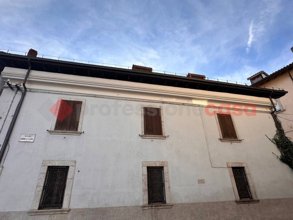 intera palazzina in vendita a Pescasseroli