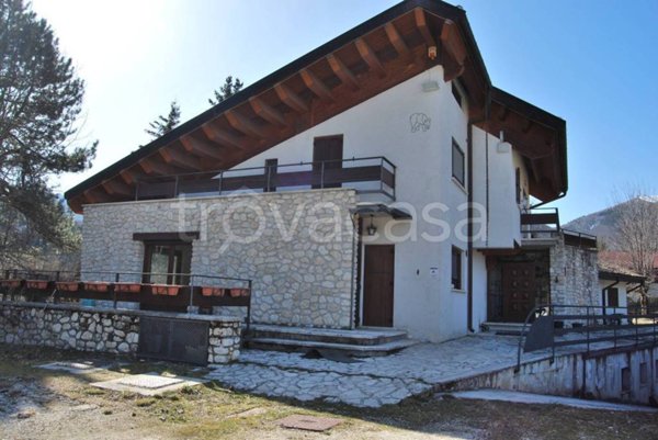 casa indipendente in vendita a Pescasseroli