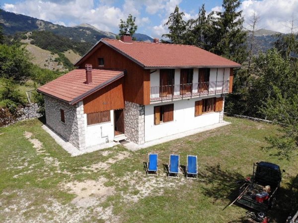 casa indipendente in vendita a Pescasseroli
