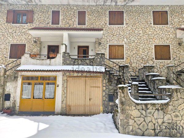 casa indipendente in vendita a Pescasseroli