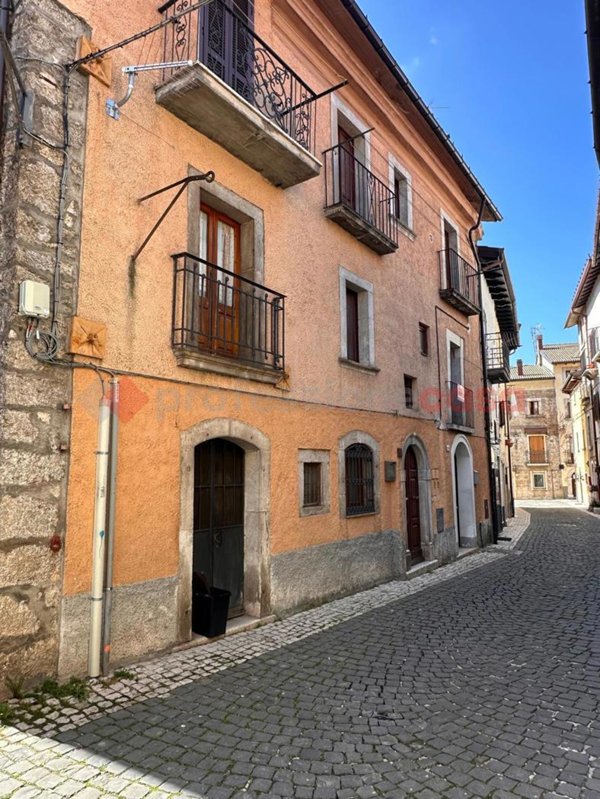 casa indipendente in vendita a Pescasseroli