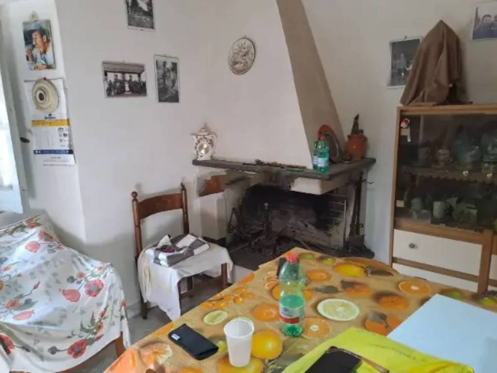 casa indipendente in vendita a Pescina