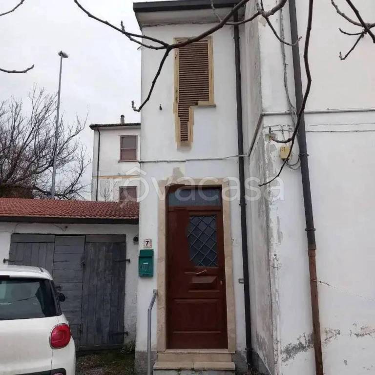 casa indipendente in vendita a Pescina