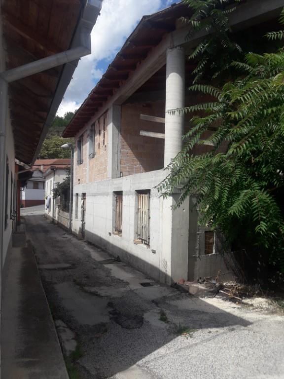 casa indipendente in vendita a Pescina