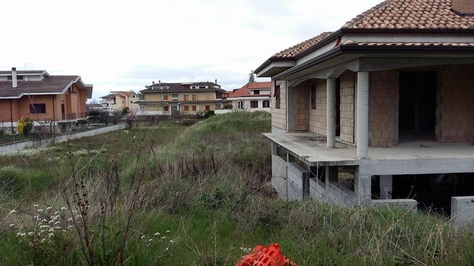 casa indipendente in vendita a Pescina