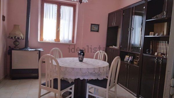 casa indipendente in vendita a Pescina