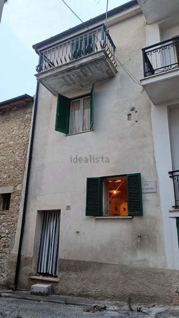 casa indipendente in vendita a Pescina