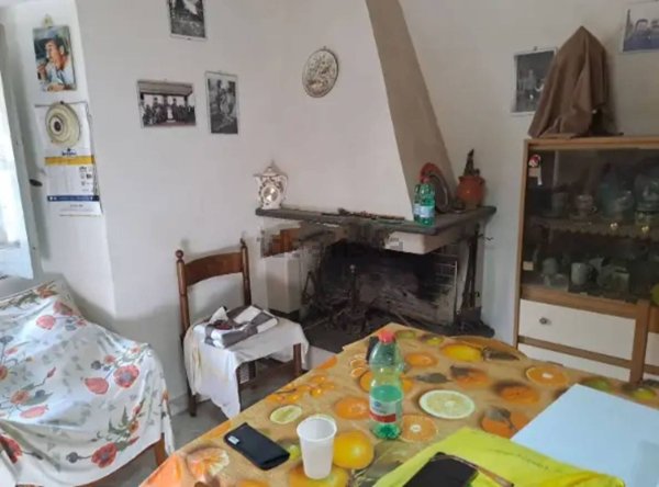 casa indipendente in vendita a Pescina