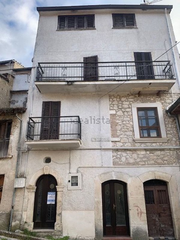 casa indipendente in vendita a Pescina