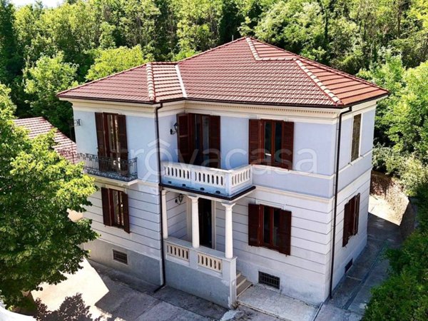 casa indipendente in vendita a Pescina