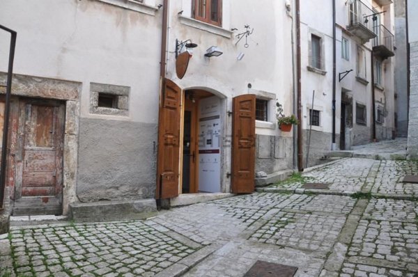 locale commerciale in vendita a Pescocostanzo