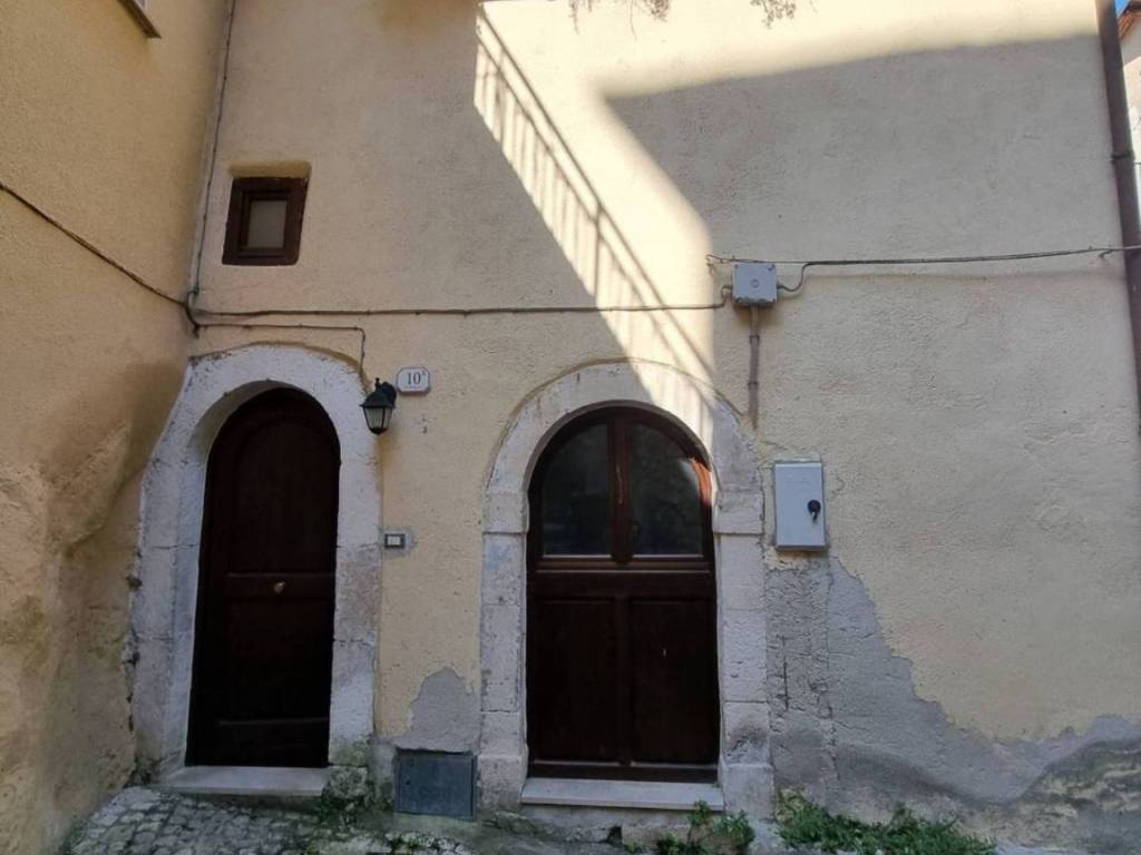 casa indipendente in vendita a Pettorano sul Gizio