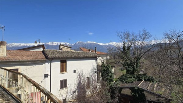 casa indipendente in vendita a Pettorano sul Gizio