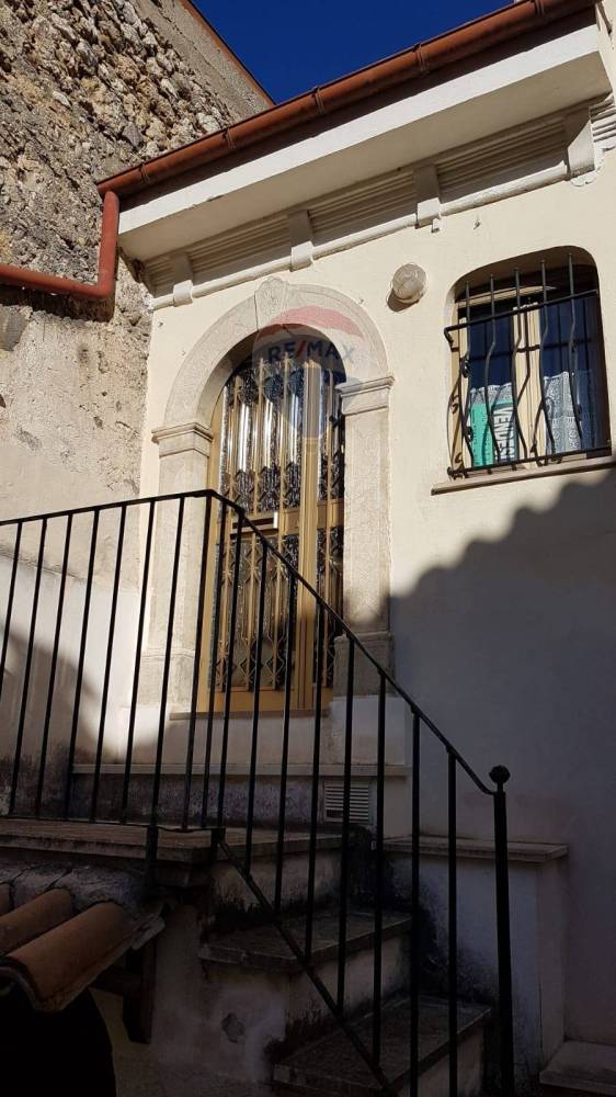 casa indipendente in vendita a Pettorano sul Gizio