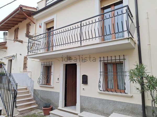 casa indipendente in vendita a Pettorano sul Gizio