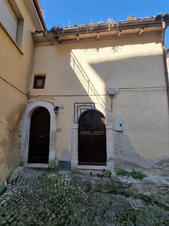 casa indipendente in vendita a Pettorano sul Gizio