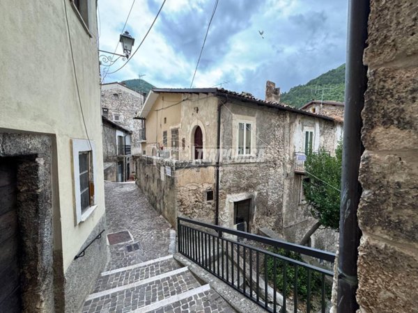 appartamento in vendita a Pettorano sul Gizio