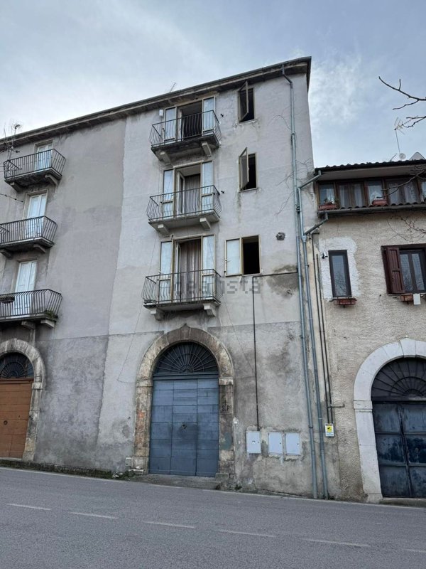 casa indipendente in vendita a Pettorano sul Gizio