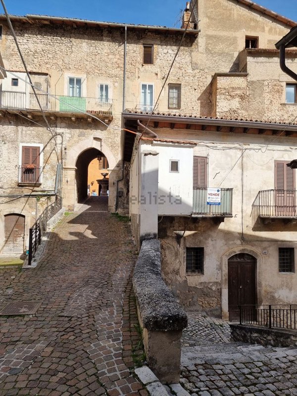 casa indipendente in vendita a Pettorano sul Gizio