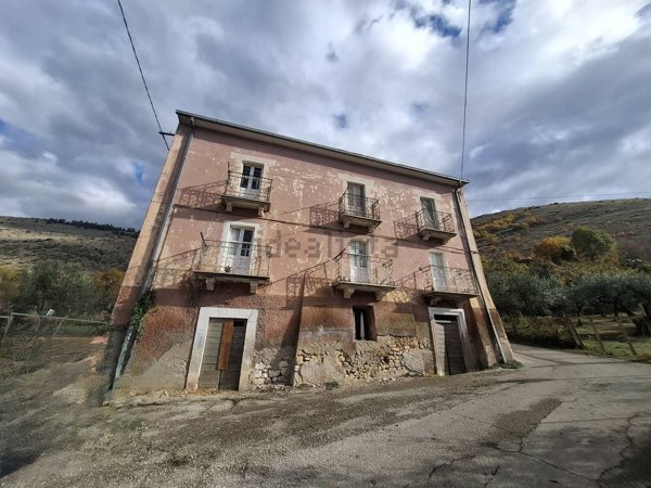 casa indipendente in vendita a Pettorano sul Gizio in zona Conca