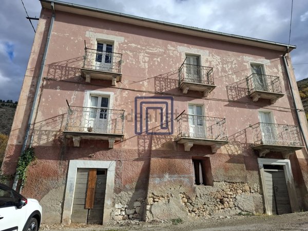 casa indipendente in vendita a Pettorano sul Gizio in zona Conca