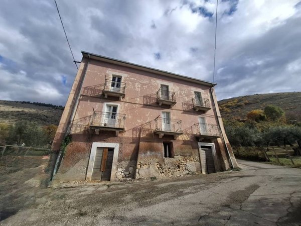 casa indipendente in vendita a Pettorano sul Gizio in zona Conca