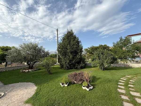 villa in vendita a Pettorano sul Gizio