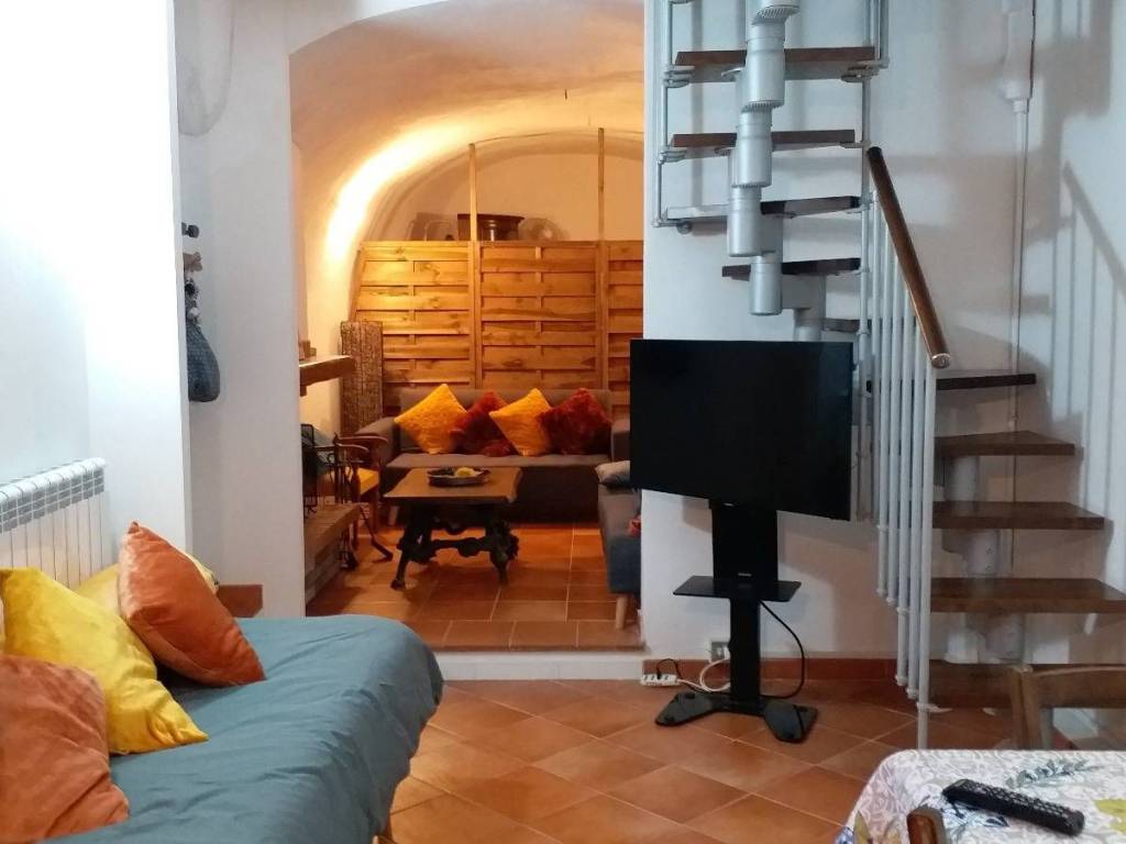 casa indipendente in vendita a Pettorano sul Gizio