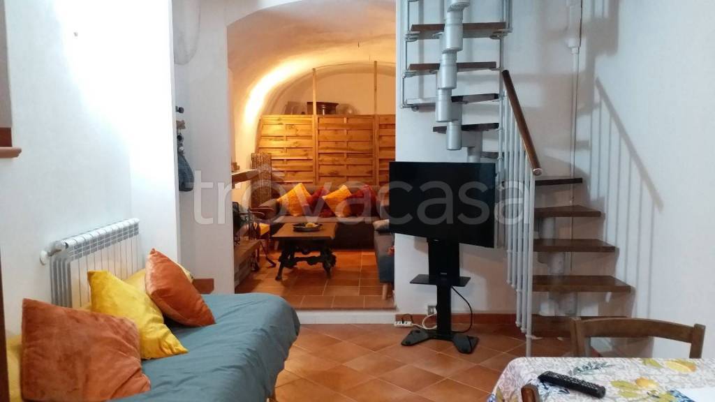 casa indipendente in vendita a Pettorano sul Gizio