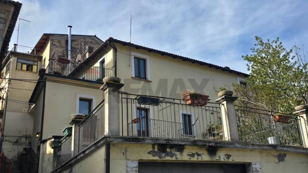 casa indipendente in vendita a Pettorano sul Gizio