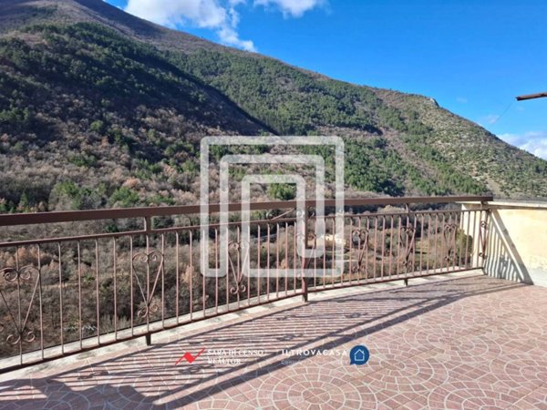 casa indipendente in vendita a Pettorano sul Gizio