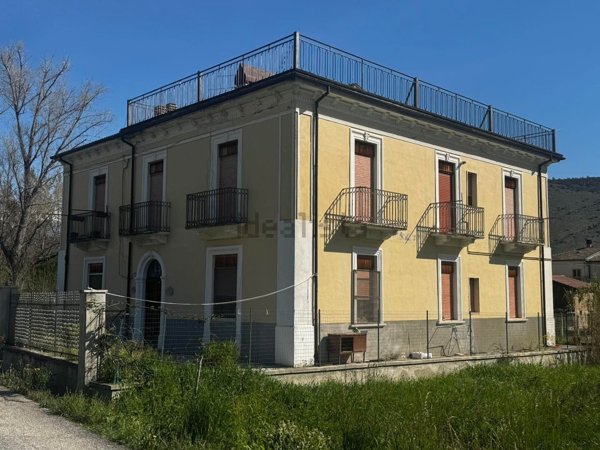 casa indipendente in vendita a Pettorano sul Gizio