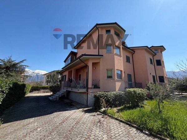 casa indipendente in vendita a Pettorano sul Gizio