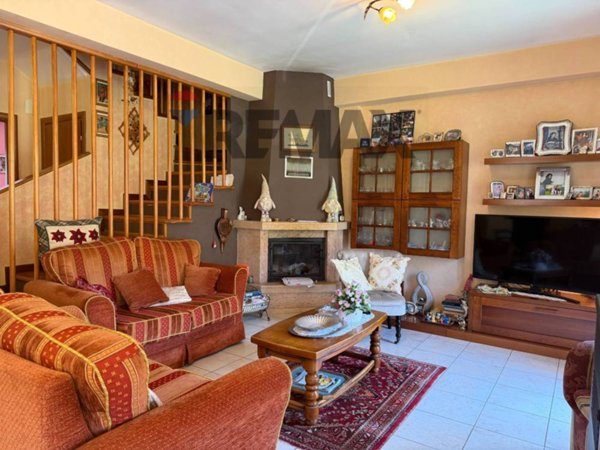 casa indipendente in vendita a Pettorano sul Gizio in zona Vallepescara