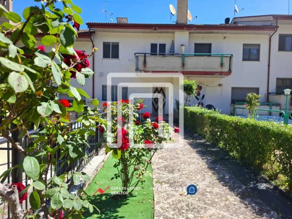 casa indipendente in vendita a Pettorano sul Gizio