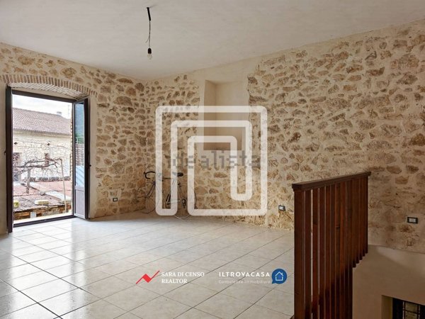 casa indipendente in vendita a Pettorano sul Gizio in zona Vallepescara