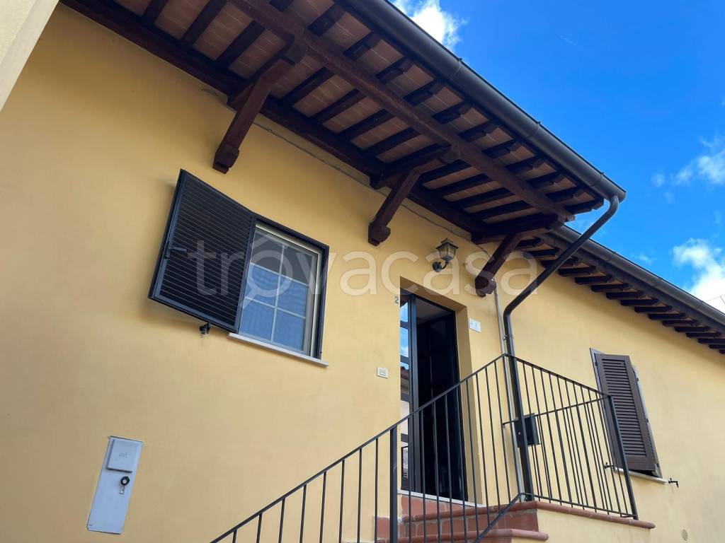 casa indipendente in vendita a Pizzoli