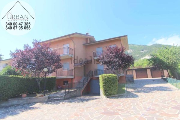 casa indipendente in vendita a Pizzoli