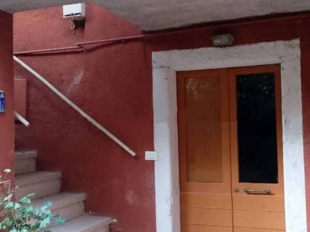 casa indipendente in vendita a Pizzoli