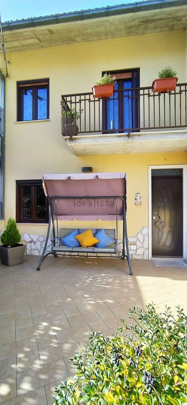 casa indipendente in vendita a Pizzoli