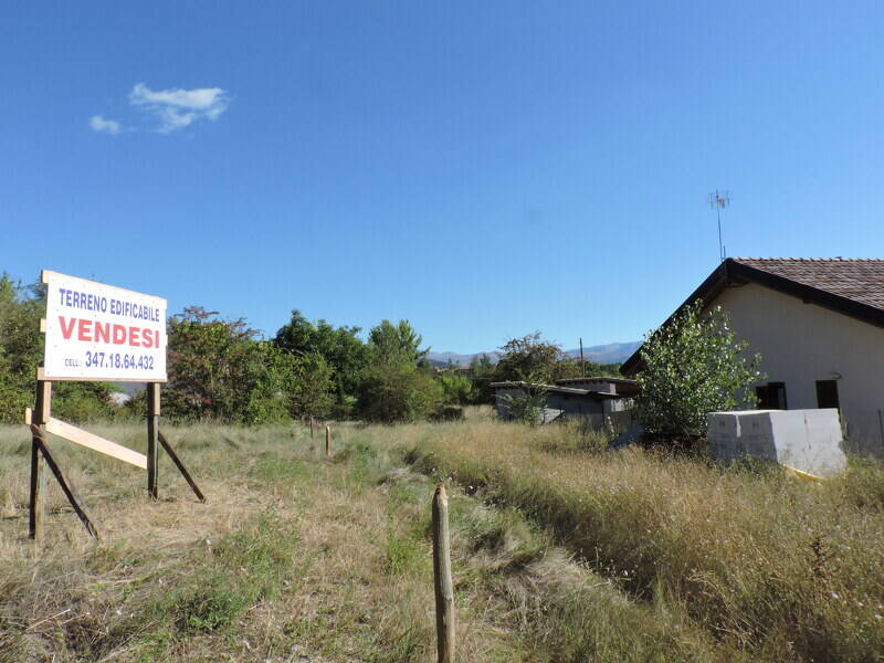 terreno edificabile in vendita a Pizzoli