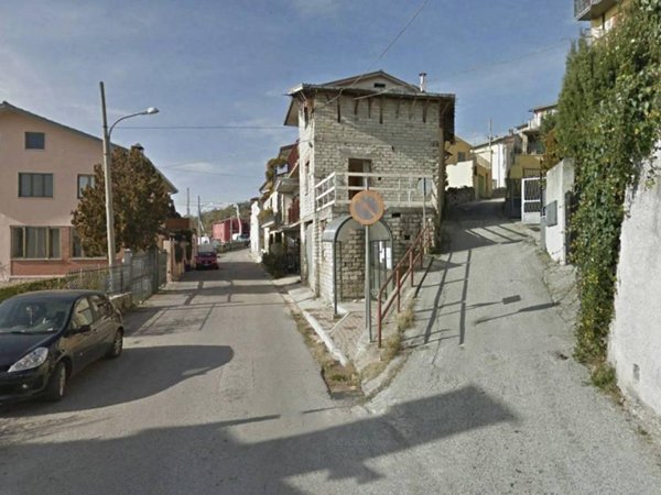 casa indipendente in vendita a Pizzoli