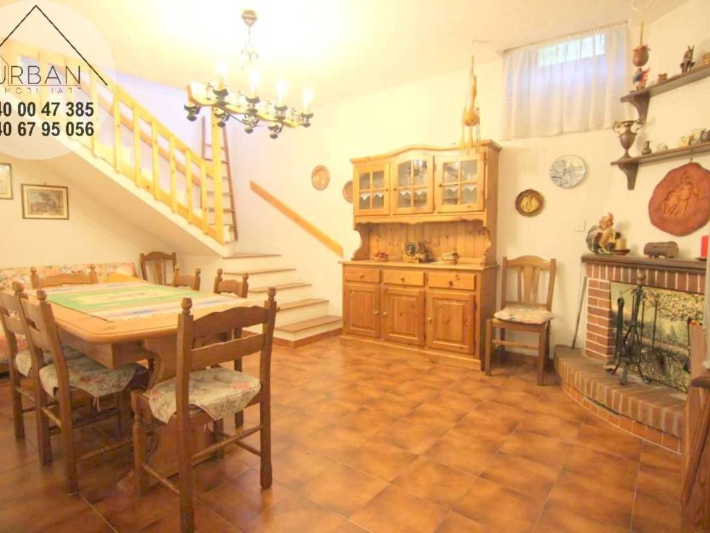 casa indipendente in vendita a Pizzoli