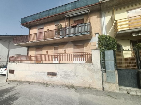 appartamento in vendita a Pizzoli in zona Cermone.