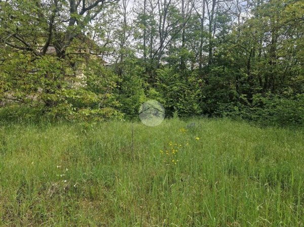 terreno edificabile in vendita a Pizzoli