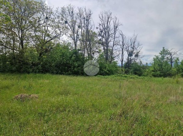 terreno edificabile in vendita a Pizzoli