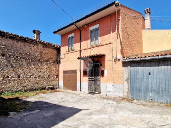 casa indipendente in vendita a Pizzoli