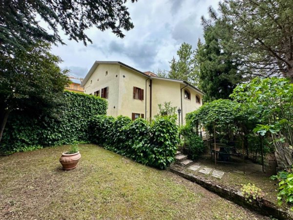 casa indipendente in vendita a Pizzoli